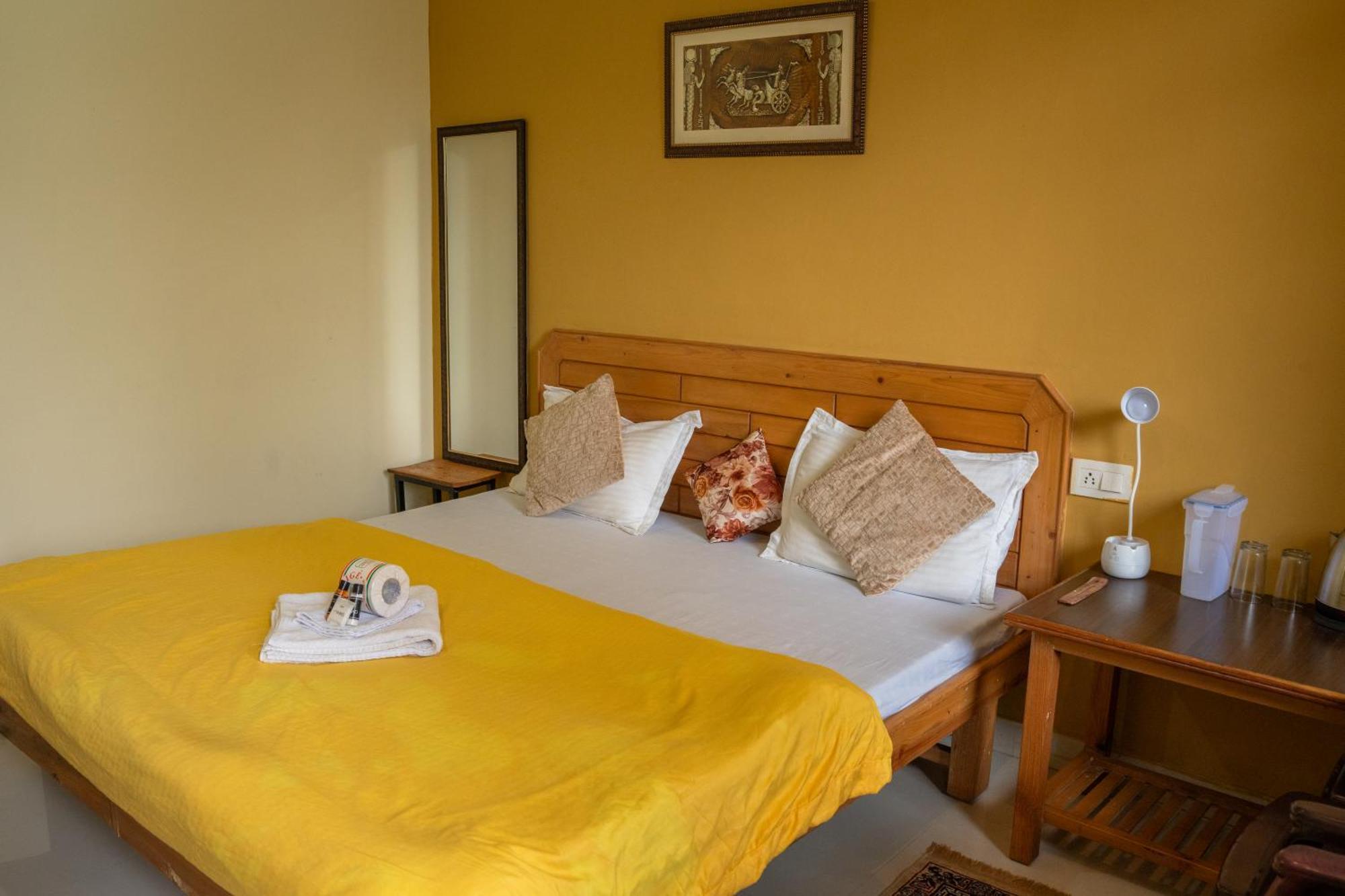 The Unmad - Dharamkot Bed & Breakfast Dharamshala Bagian luar foto
